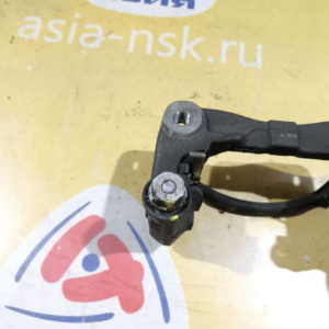 Суппорт Toyota NCP100/KSP90/NCP105/NCP120/NCP125/NCP131/NCP145/NCP91/NSP120/NZE161NZE164/SCP100/SCP92/ZRE162 Ractis/Vitz/Corolla Fielder/Porte перед, прав ПОД