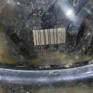 Стоп Volkswagen Tiguan 5N1 '2008-2011 R снаружи (дефект стекла) 5N0945096H