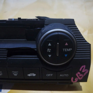 Климат-контроль Honda GB3 Freed дефект D09F3