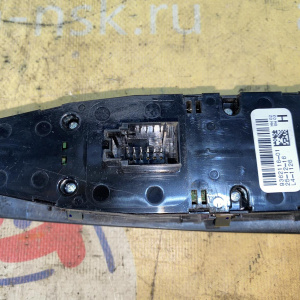 Блок управления стеклоподъемниками BMW 2-Series Gran Tourer F46 '2017 F 61319362116