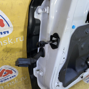 Дверь боковая BMW 2-Series Gran Tourer F46 '2017 зад, прав В сборе (тычки, царапины) 41517392326