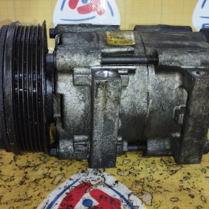 Компрессор кондиционера Mazda YF Tribute EPEW ДЕФЕКТ ШКИВ КРИВОЙ YL8H-19D629 / EC016145Z