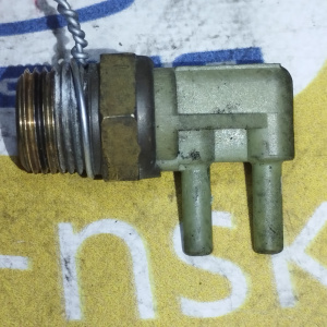 Клапан вакуумный/датчик температуры Mitsubishi MD120694 Libero CD2V 4G15 '04.1992-02.1995 вкручивается во впускной коллектор 2 вак. трубки