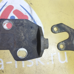 Крепление ТНВД Mazda WLTE Bongo Friendee SGLR эл. ТНВД R WLA113V03 ( C12-15 )