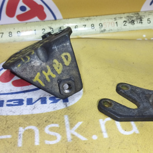 Крепление ТНВД Mazda WLTE Bongo Friendee SGLR эл. ТНВД R WLA113V03 ( C12-15 )