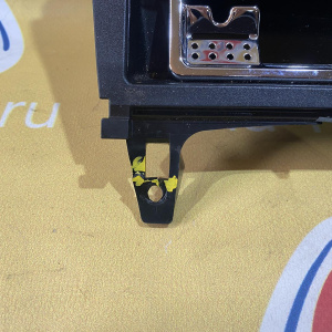 Консоль центральная Mercedes A2046803407 C-Class W204 '2007 732+808 Комплект с пепельницей A2046800179 и под климат A2046803607 (дефекты)