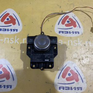 Блок управления магнитолой Mercedes C-Class W204 '2010 джойстик мультимедия (отклеивается заглушки по центру) A2048700579