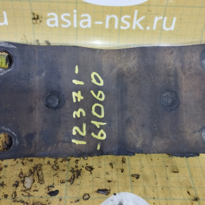 Подушка двигателя Toyota 3F/1HDT/1HZ/15B/ Land Cruiser/Dyna FJ80/HDJ81/HZJ81/BB55/BU297/BXD20 4WD a/t зад. R 12371-61060 / -58060