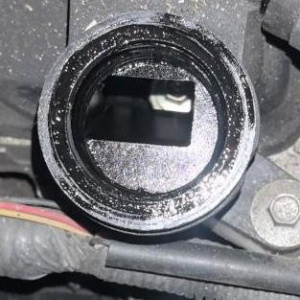 Двигатель Nissan MR20DD-2062568 2WD с ЕГР   БЕЗ ГЕНЕРАТОРА И КОНДЕРА Serena FNC26