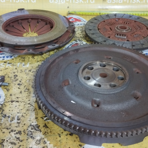 Маховик Mitsubishi 4G63 RVR N23W m/t С УГЛУБЛЕНИЕМ 7 болтов, + корзина DOHC ДЕФЕКТ ТРЕЩИНЫ 63D4K