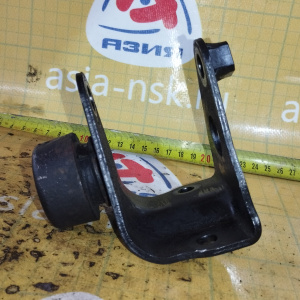 Крепление подушки ДВС Toyota 3S-GTE Caldina/Ipsum ST246/ACM26 4WD a/t зад. U140F крепится на 2 болта F 12321-28110
