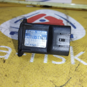 Map-сенсор Toyota 89421-20190 Town Ace Noah SR50/AZT241/ACM10/GX100/JZX115 3S-FE/1AZ-FSE/1G/1JZ-GE ДЕФЕКТ оба крепления отломаны