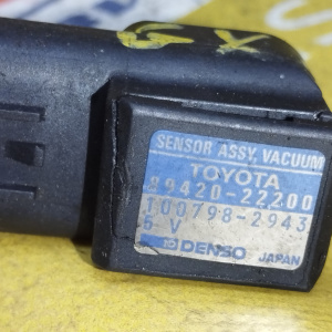 Map-сенсор Toyota 89420-22200 Mark II GX90 1G-FE ДЕФЕКТ КРЕПЛЕНИЯ