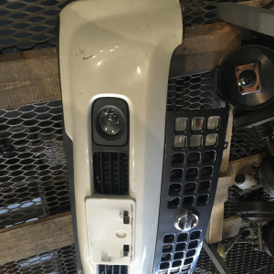 Бампер NISSAN Cube Z11 перед с решеткой+туманки 62022-3U040