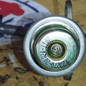 Клапан давления топлива Toyota 23270-28020/23270-28021 + 23901-28010 Estima ACR30/ACR40 2AZ-FE '02.2000-04.2003 + шланг ( мех. заслонка )