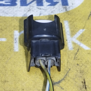 Разъём форсунки Nissan E02FB / PBTP Cefiro/R'nessa A32/N30/U30 VQ20/VQ25/VQ30/KA24-DE/SR18/SR20 2 конт. защёлка по центру