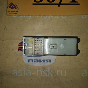 Пульт стеклоподъемника NISSAN Bluebird U14 одна фишка, без накладки