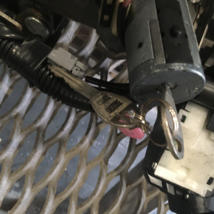 Колонка рулевая Nissan NV200 M20 электр.+замок зажигания+переключатели+рулевое колесо 28500-JX00B