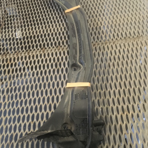 Решетка под лобовое стекло Honda Vezel RU3/RU4