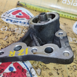 Крепление фильтра масляного Toyota 1ZR-FE Corolla ZRE151 под наружний фильтр 15609-37010
