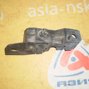 Крепление бампера Mitsubishi Chariot Grandis NA4W перед, прав