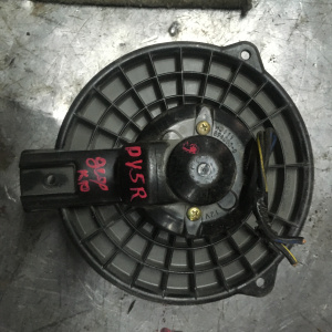 Моторчик печки Mazda DY5R Demio сломана крыльчатка