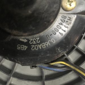 Моторчик печки Mazda DY5R Demio сломана крыльчатка