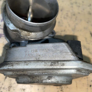 Заслонка дроссельная BMW X5 E70 M57N2/M57D30TU2/306D3 11717804384 '2008