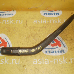 Держатель дворника Toyota Aqua NHP10 R
