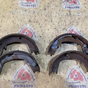 Колодки тормозные Hyundai Santa Fe SM/BB '2003 R 4шт.комплект ручника 5835026A00