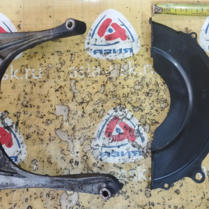 Кожух маховика Honda 21350-PLA-Y01 + 11950-PLC-000 Stream/Civic RN1/EU1 D17A/D17Z1/D15B 2WD m/t PPLW крышка + алюминиевый кронштейн