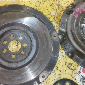 Маховик Mitsubishi 4G63 / 4G69 Outlander CU5W m/t ДЕФЕКТ ПОДГОРЕЛ DOHC=MIVEC + корзина ( БЕЗ ДИСКА ) ( 582 )