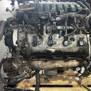 Двигатель Toyota 2UZ-FE-0957029 БЕЗ НАВЕСНОГО Hilux Surf UZN215 '2005- VVTI