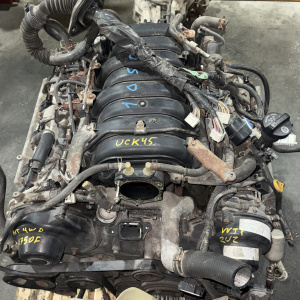 Двигатель Toyota 2UZ-FE-1179479 БЕЗ НАВЕСНОГО Sequoia/Tundra UCK45 '2005- VVTI