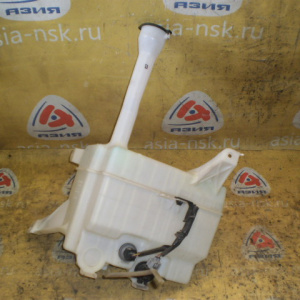 Бачок омывателя Toyota AVV50 Camry '2011-2017 Под 1 мотор и датчик (в сборе)