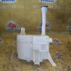 Бачок омывателя Toyota AVV50 Camry '2011-2017 Под 1 мотор и датчик (в сборе)