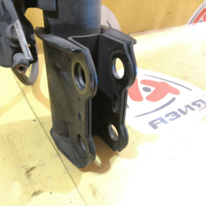 Стойка Toyota GSU40/GSU45/ASU40/MHU48L/GVU48 Highlander перед, лев KYB 339231