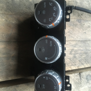 Климат-контроль SUBARU SG5 Forester 72311-SA110