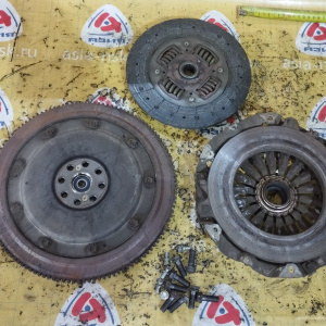 Маховик Subaru EJ205/EJ208/EJ251 Forester/Legacy SF5/BH5 m/t обратный выжим, + корзина 30210AA520  ( диаметр диска 230 мм. ) ( 010 ) 12342AA010