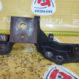 Крепление подушки ДВС Toyota 3S-FE Town Ace Noah SR40/SR50 2WD/4WD чугун ( кронштейн гур ) R 12311-74260