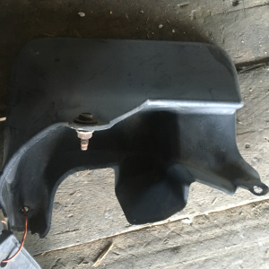 Брызговик Toyota Estima ACR30/40 зад, прав