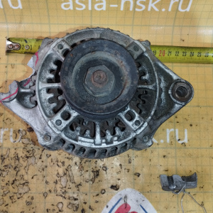 Генератор Toyota 1RZ/2RZ/3RZ Hiace Regius/Hilux Surf RCH-41/RZN185 3 конт. овальный  разъем ( S/IG/L ) ДЕФЕКТ КОРПУСА 27060-75160 / 101211-9630