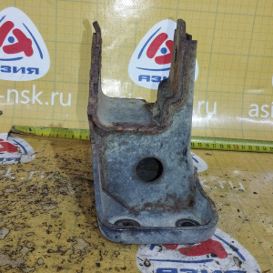 Крепление подушки ДВС Nissan/Infiniti VK56-VD Patrol#QX80 Y62/Z62 4WD a/t перед, прав ( 1R ) 11232-1LA0A