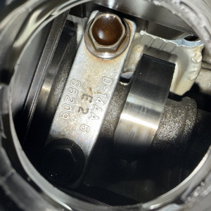 Двигатель Mazda LF-VE-10837029 шуп в головке Atenza/Mazda6 GH