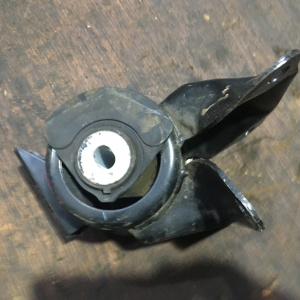 Подушка двигателя Mazda L3-VDT CX-7 ER4W перед, лев