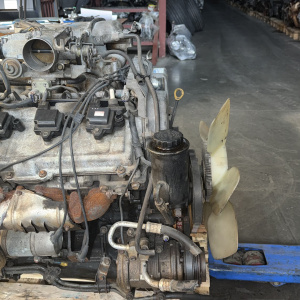 Двигатель Toyota 5VZ-0669442 Hilux Surf/Land Cruiser Prado VZN185/VZJ95