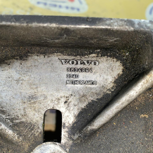 Кронштейн опоры двигателя Volvo B6294T XC90 CZ зад на ДВС R в 8634894