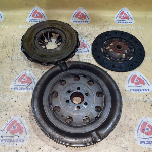 Маховик Volkswagen AGU Golf 4 1J1 '1998 МКПП 1.8T 5MT с корзиной 06A105264A