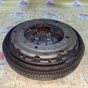 Маховик Volkswagen AGU Golf 4 1J1 '1998 МКПП 1.8T 5MT с корзиной 06A105264A