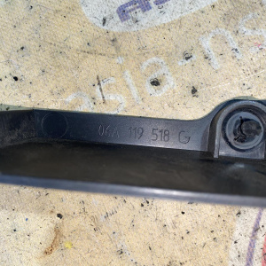 Накладка декоративная на двс Volkswagen AGU Golf 4 1J1 '1998 1.8T VAG 06A119518G